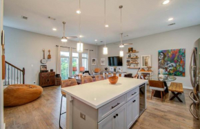 Modern Luxury 3-BD Mins to DT w Rooftop